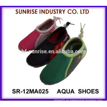 SR-12MA025 Los zapatos populares de la piel de los muchachos TPR suaves calzan los zapatos del agua los zapatos del agua los zapatos que practican surf